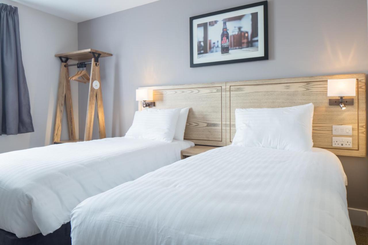 הוילייק Green Lodge, Wirral By Marston'S Inns מראה חיצוני תמונה